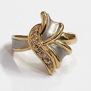 K18×Pt900 コンビリング メレダイヤ付き|伊勢崎市連取